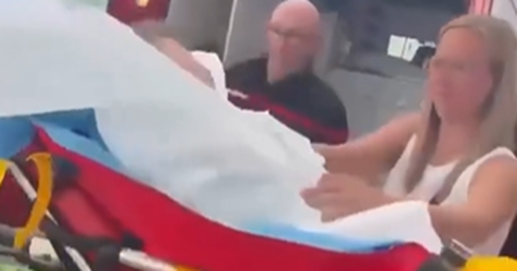 AS Auchy AFC Creil - [EN] França em choque: menino de 9 anos agredido após torneio de futebol (vídeo)