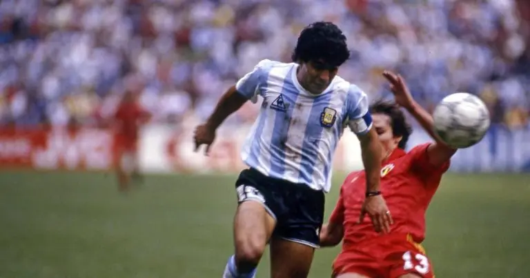 Camisola de Maradona Diego Maradona - [EN] Camisola de Maradona vendida por 400 mil euros em Paris