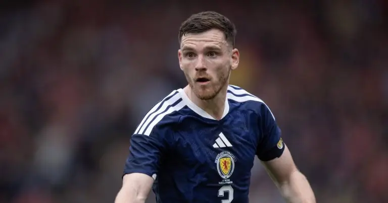 Tottenham Andy Robertson - [EN] Oficial: Tottenham garante Andy Robertson a custo zero