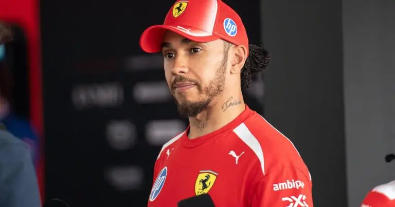 Estados Unidos Lewis Hamilton - [EN] Hamilton não torce só por Inglaterra: «Sempre foi a minha seleção favorita»