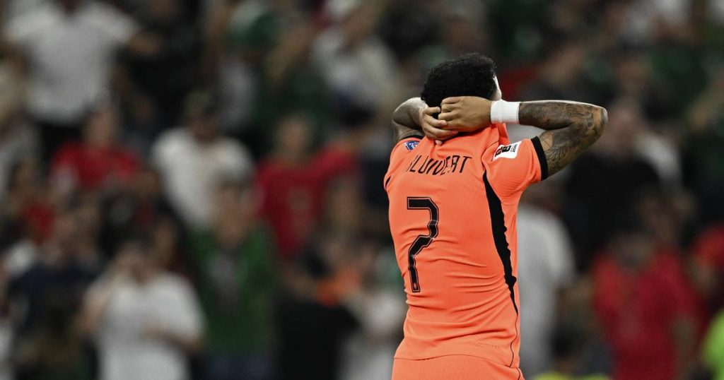 On June Patrick Kluivert - Like father, like... failure: 26 years later, the Kluiverts live the nightmare again