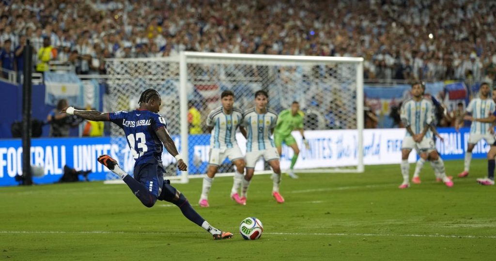 Sidny Lopes Cabral World Cup - Sidny and the Madness of the Stunning Goal Against Argentina: 'My Mother Fainted When I Scored'