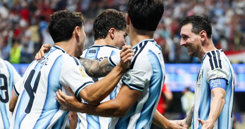 World Cup Michael Oliver - There are two referees from the World Cup who do not officiate Argentina: find out why